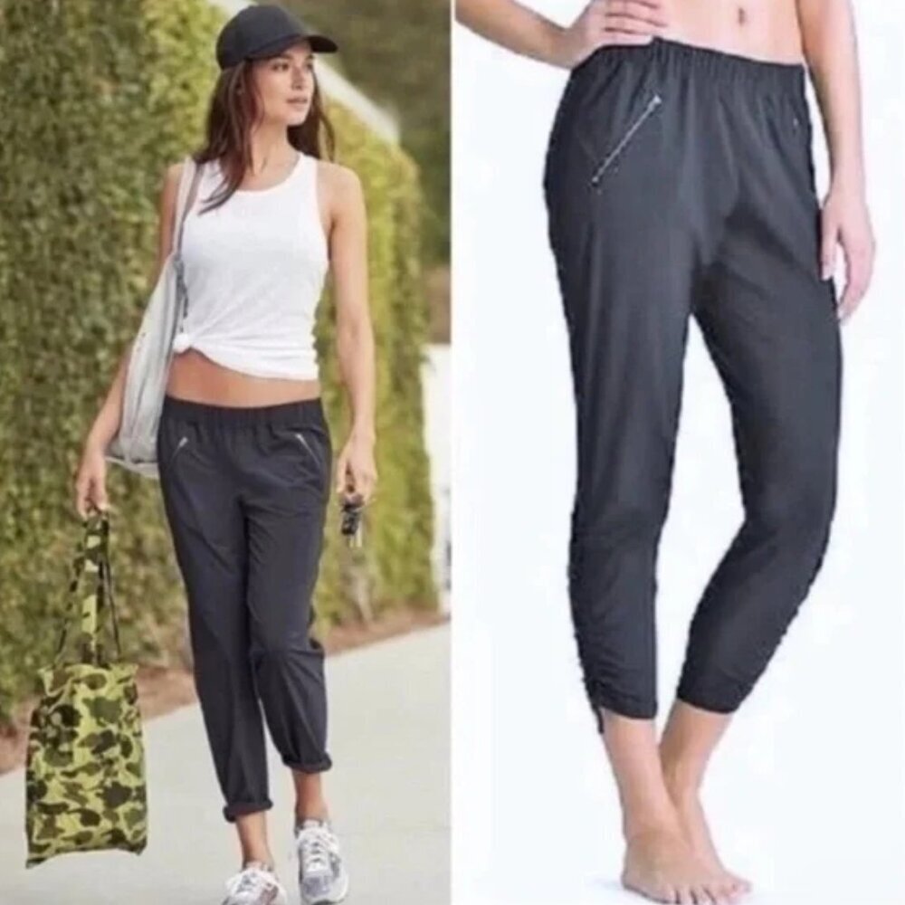 Athleta Aspire Ruched Black Athletic Capri Pants Size 4 Zip Pockets Eco-Friendly